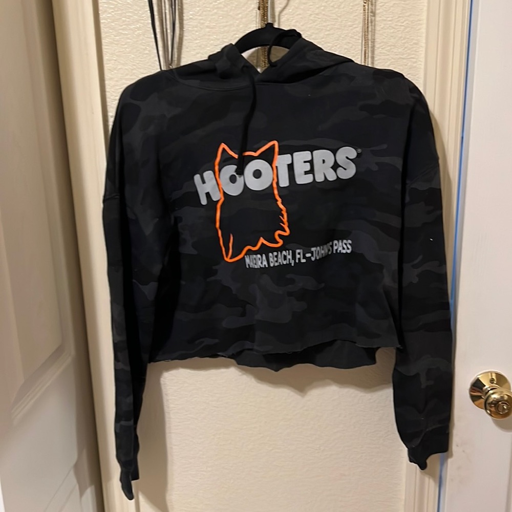 Hooters crop hoodie
